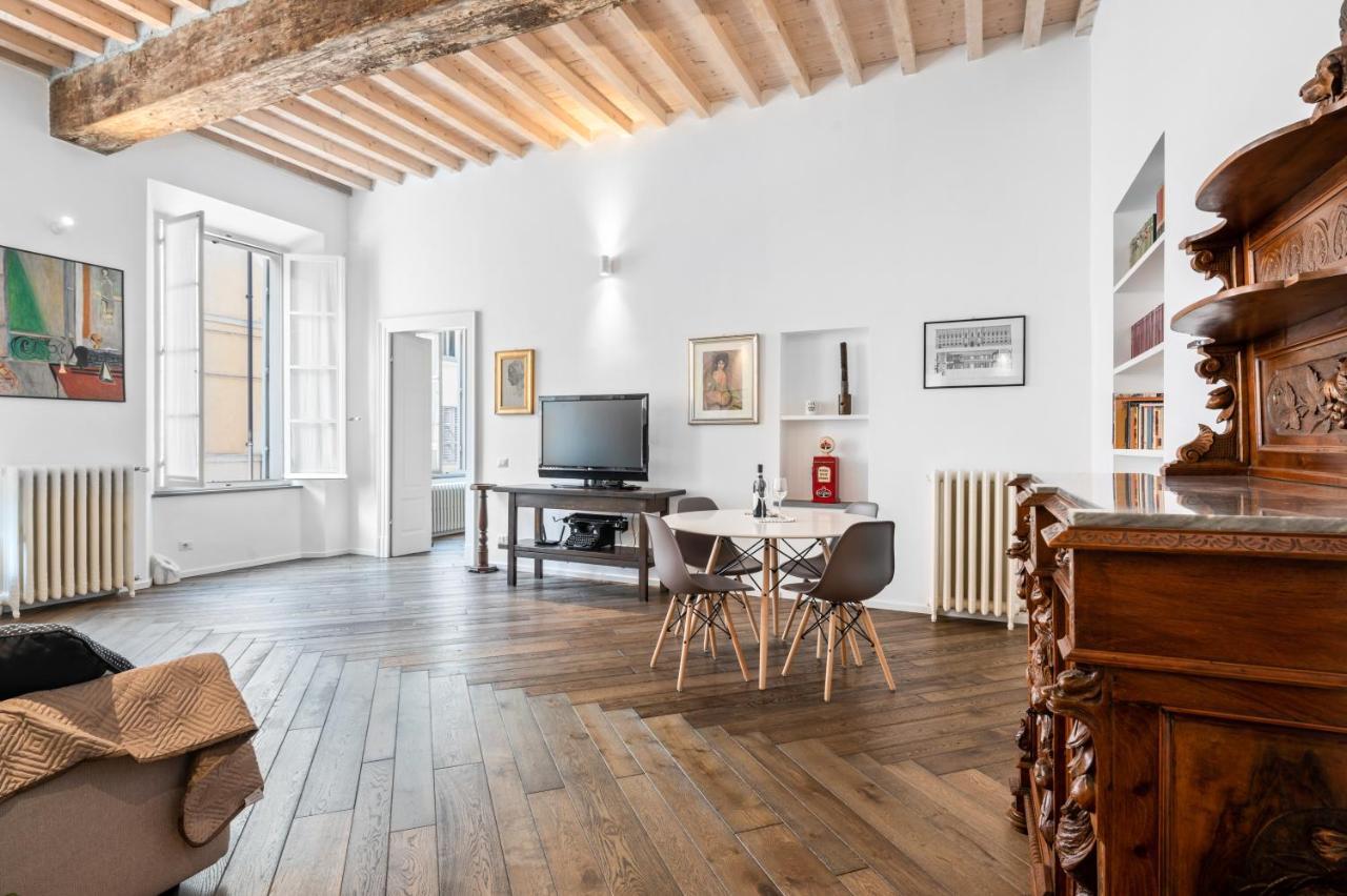 Apartment Palazzo Della Pilotta Roomy And Quiet Flat *